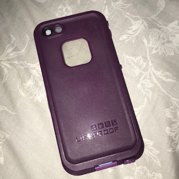 5/5s purple life proof case - Picture 2 of 6
